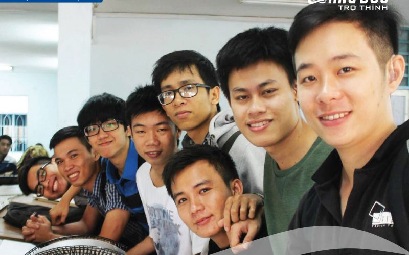 CHINH PHỤC GIẢNG ĐƯỜNG ĐẠI HỌC CỦA CHÀNG TRAI KHIẾM THÍNH