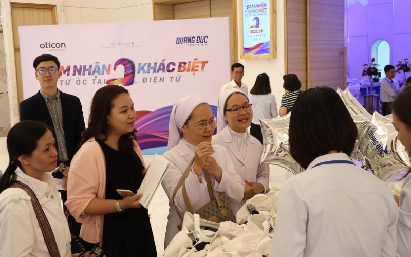 HỌP MẶT CÁC KHÁCH HÀNG ĐÃ CẤY VÀ ĐANG TÌM HIỂU VỀ ỐC TAI ĐIỆN TỬ OTICON MEDICAL